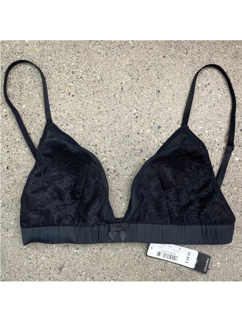 NWT La Vie En Rose Luxury Collection Black Lace Bralette - Picture 1 of 4